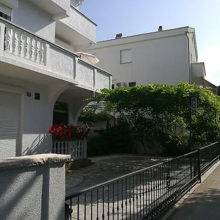 Apartment Nada Borik *
